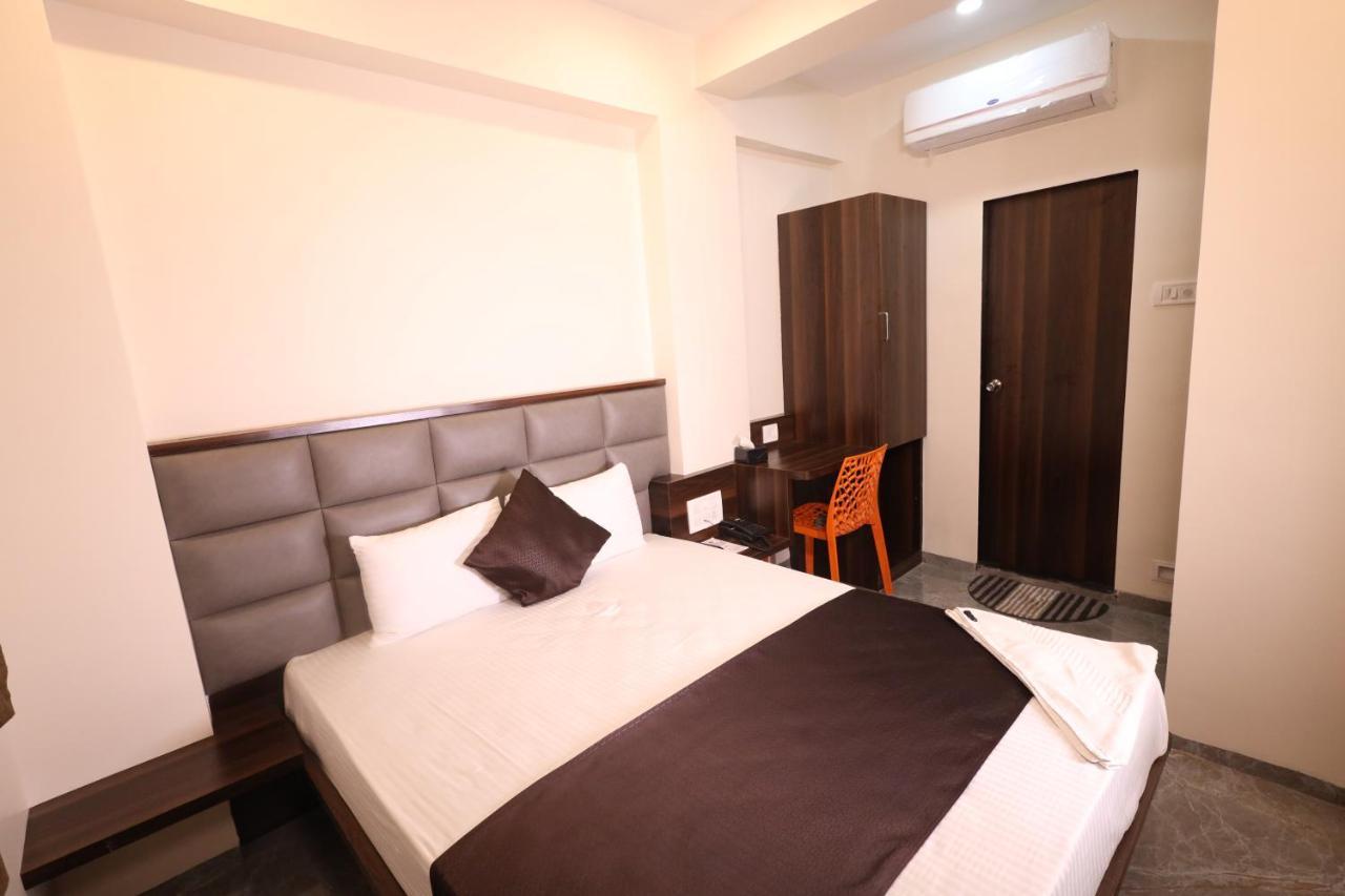R K Residency Mahape Hotel Navi Mumbai Bagian luar foto