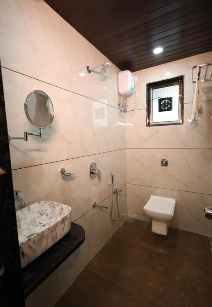 R K Residency Mahape Hotel Navi Mumbai Bagian luar foto