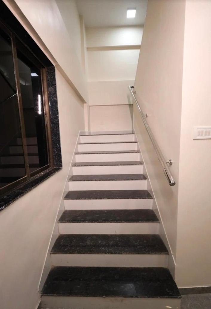R K Residency Mahape Hotel Navi Mumbai Bagian luar foto